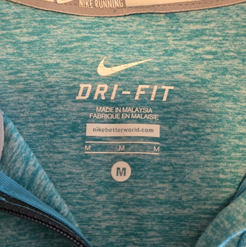 Nike Dri-Fit pullover, size medium - Picture 4 of 8